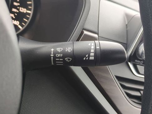 Used 2024 Nissan Altima 2.5 SV image 24