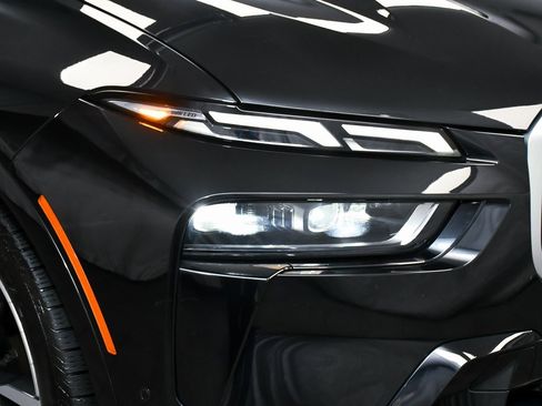 Used 2023 BMW X7 xDrive40i w/ M Sport Package image 85