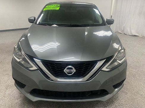 Used 2019 Nissan Sentra SV image 2