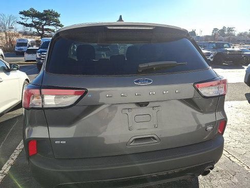 Certified 2022 Ford Escape SE w/ SE Sport Appearance Package image 4