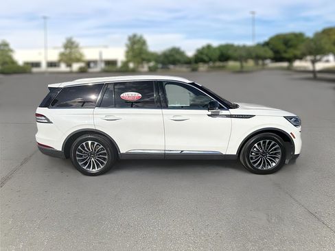 Certified 2022 Lincoln Aviator Reserve w/ Elements Package Plus RWD image 8