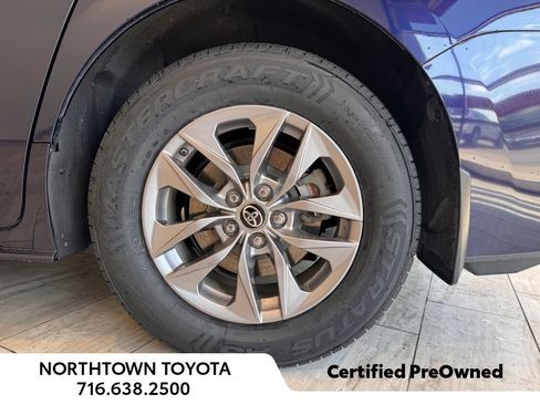 Used 2025 Toyota Sienna XLE AWD/4WD image 20