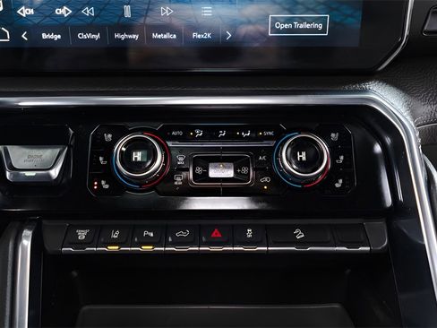 Used 2025 GMC Sierra 2500 Denali w/ Denali Reserve Package image 15