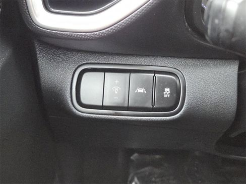 Used 2021 Hyundai Venue SEL w/ Cargo Package image 30