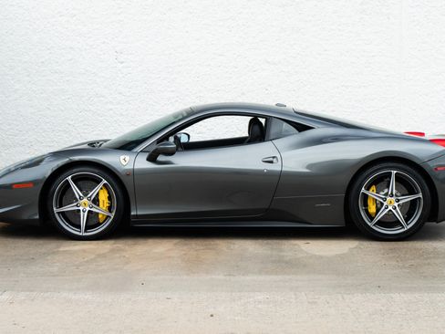 Used 2013 Ferrari 458 Italia Coupe RWD image 8