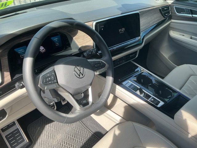 Used 2026 Volkswagen Atlas SEL Premium R-Line AWD/4WD image 4