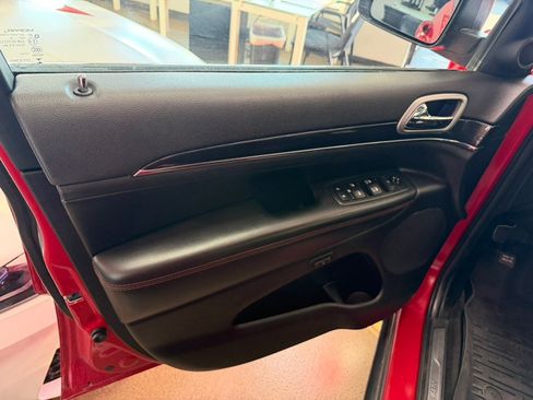 Used 2018 Jeep Grand Cherokee Trailhawk AWD/4WD image 21