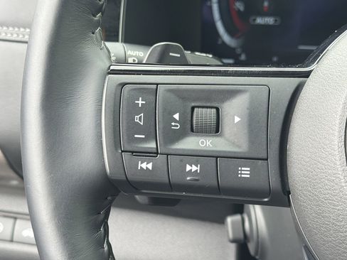 Used 2024 Nissan Pathfinder Platinum w/ Cargo Package AWD/4WD image 9