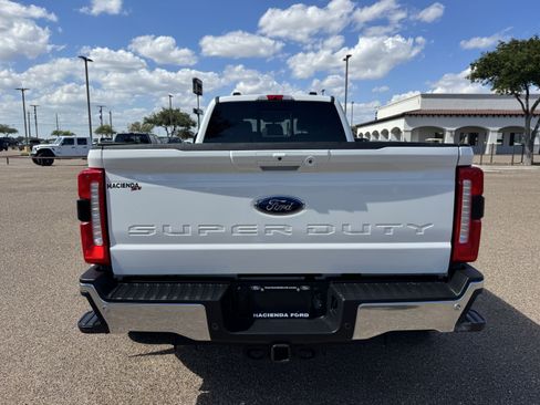 Used 2024 Ford F350 Lariat w/ Lariat Ultimate Package AWD/4WD image 3