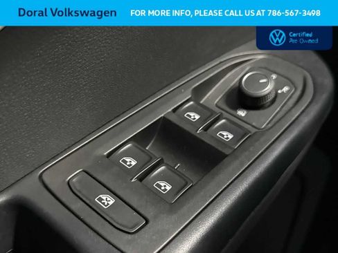 Used 2025 Volkswagen Taos SE FWD image 17