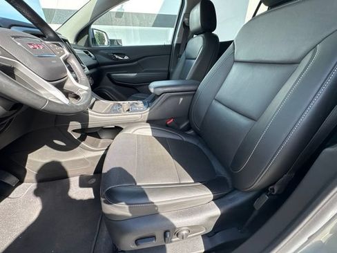 Used 2023 GMC Acadia SLT FWD image 11