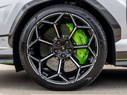 Used 2024 Lamborghini Urus Performante AWD/4WD image 18
