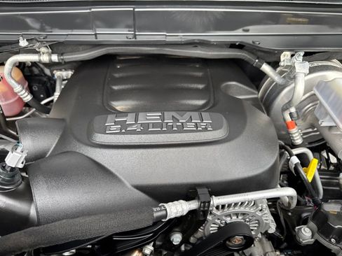 Used 2024 RAM 2500 Big Horn w/ Sport Appearance Package AWD/4WD image 40