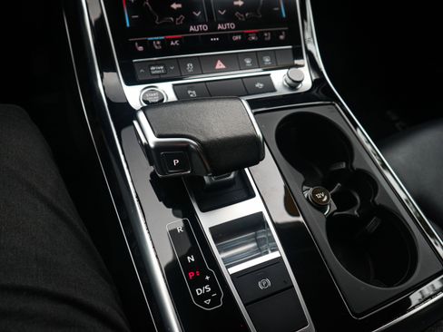 Used 2022 Audi Q8 Premium Plus image 25
