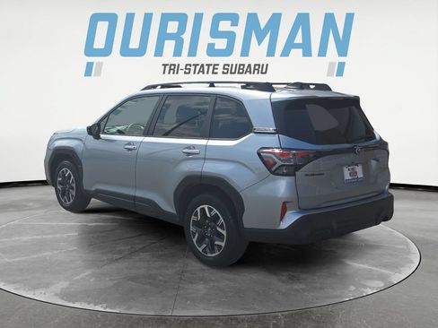 Certified 2025 Subaru Forester Premium AWD/4WD image 4