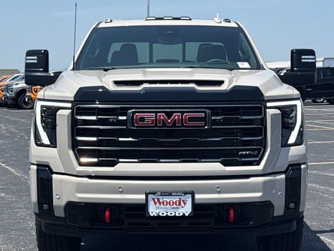 New 2026 GMC Sierra 2500 AT4 w/ AT4 Premium Plus Package AWD/4WD image 4