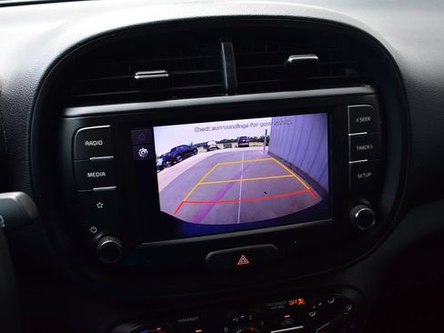 Used 2022 Kia Soul LX FWD image 37