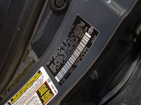 Used 2025 Toyota Camry LE image 19