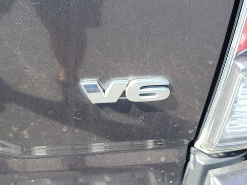 Used 2020 Toyota Tacoma TRD Off-Road w/ TRD Premium Off Road Package AWD/4WD image 10