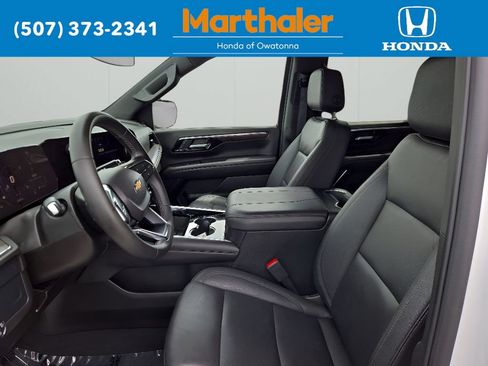 Used 2025 Chevrolet Tahoe LT AWD/4WD image 9