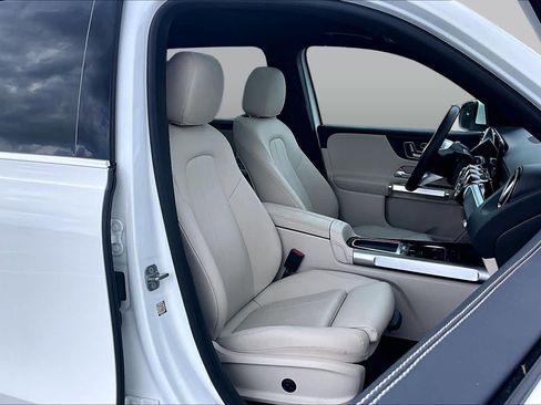 Used 2025 Mercedes-Benz GLB 250 image 9