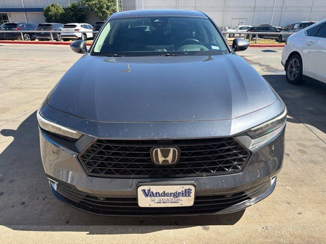 Used 2025 Honda Accord Touring image 2