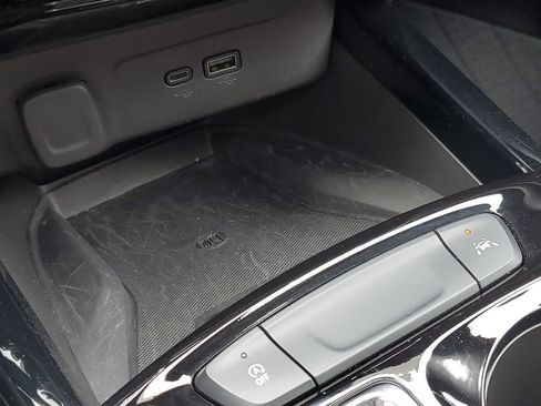 Certified 2024 Chevrolet Trax RS w/ Sunroof Package FWD image 20