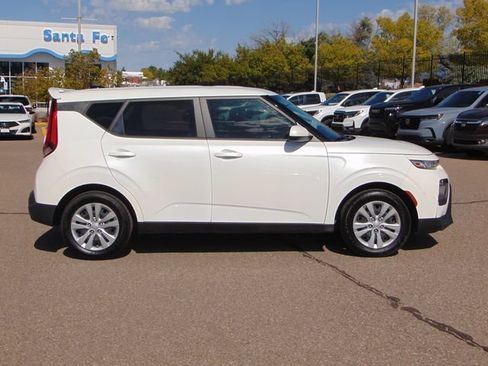 Used 2021 Kia Soul LX FWD image 3