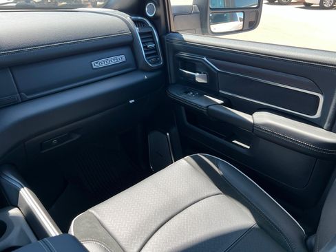 New 2026 RAM 2500 Laramie AWD/4WD image 10