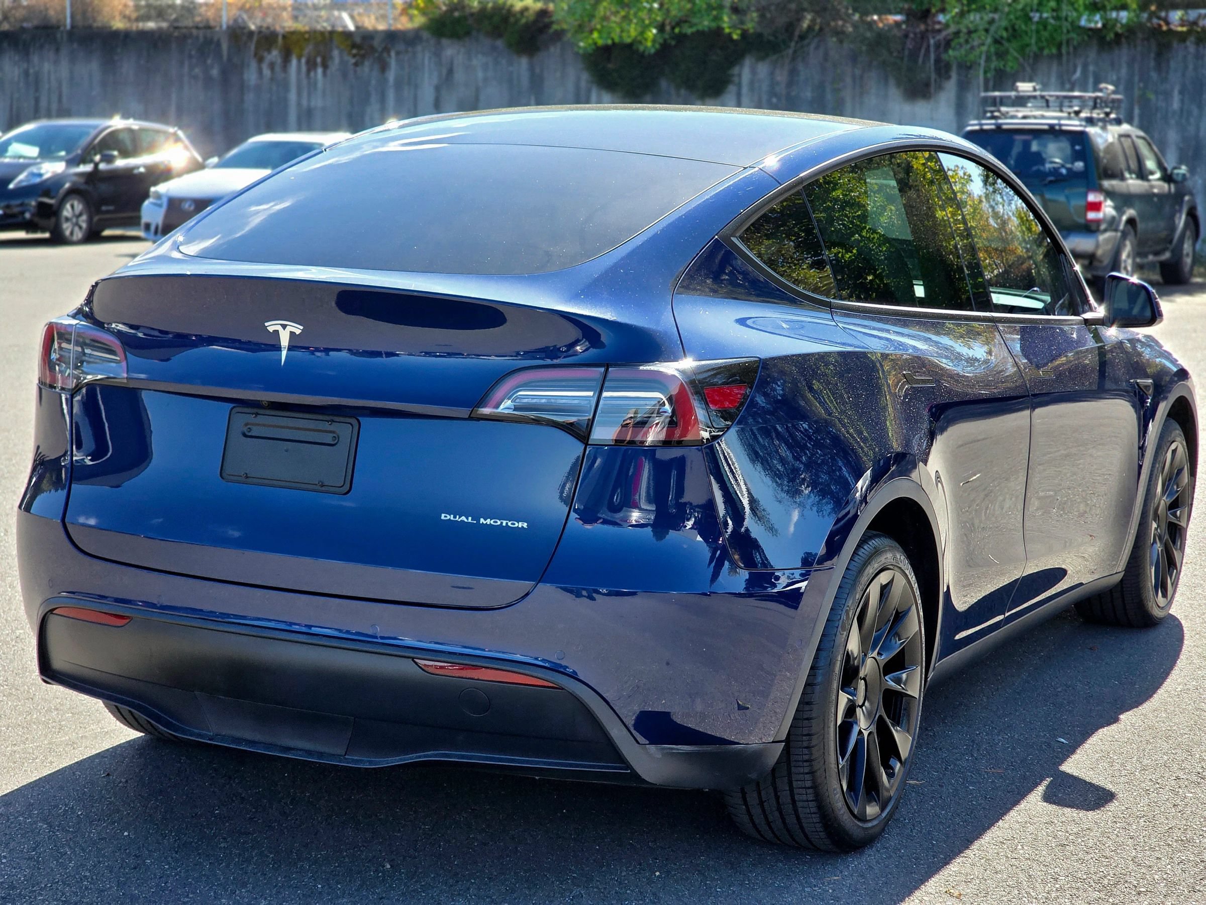 Used 2022 Tesla Model Y Long Range AWD/4WD image 12