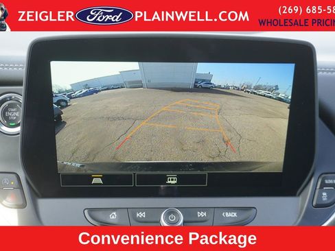 Used 2024 Chevrolet Blazer LT w/ Convenience Package image 2