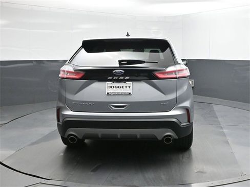 Used 2024 Ford Edge Titanium image 8