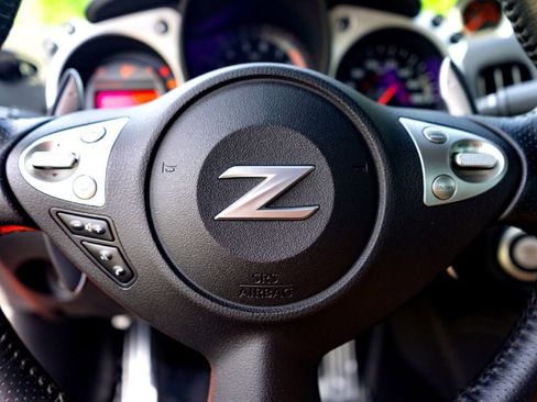 Used 2020 Nissan 370Z Touring Sport RWD image 13