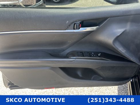 Used 2021 Toyota Camry SE image 12