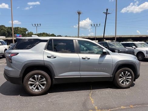 Used 2025 Chevrolet Equinox LT AWD/4WD image 9