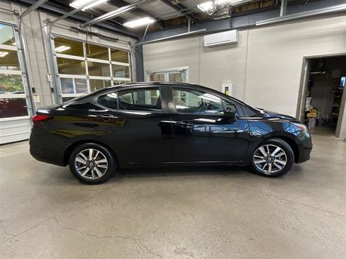 Used 2020 Nissan Versa SV FWD image 6