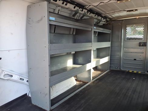 Used 2015 Chevrolet Express 2500 RWD image 11