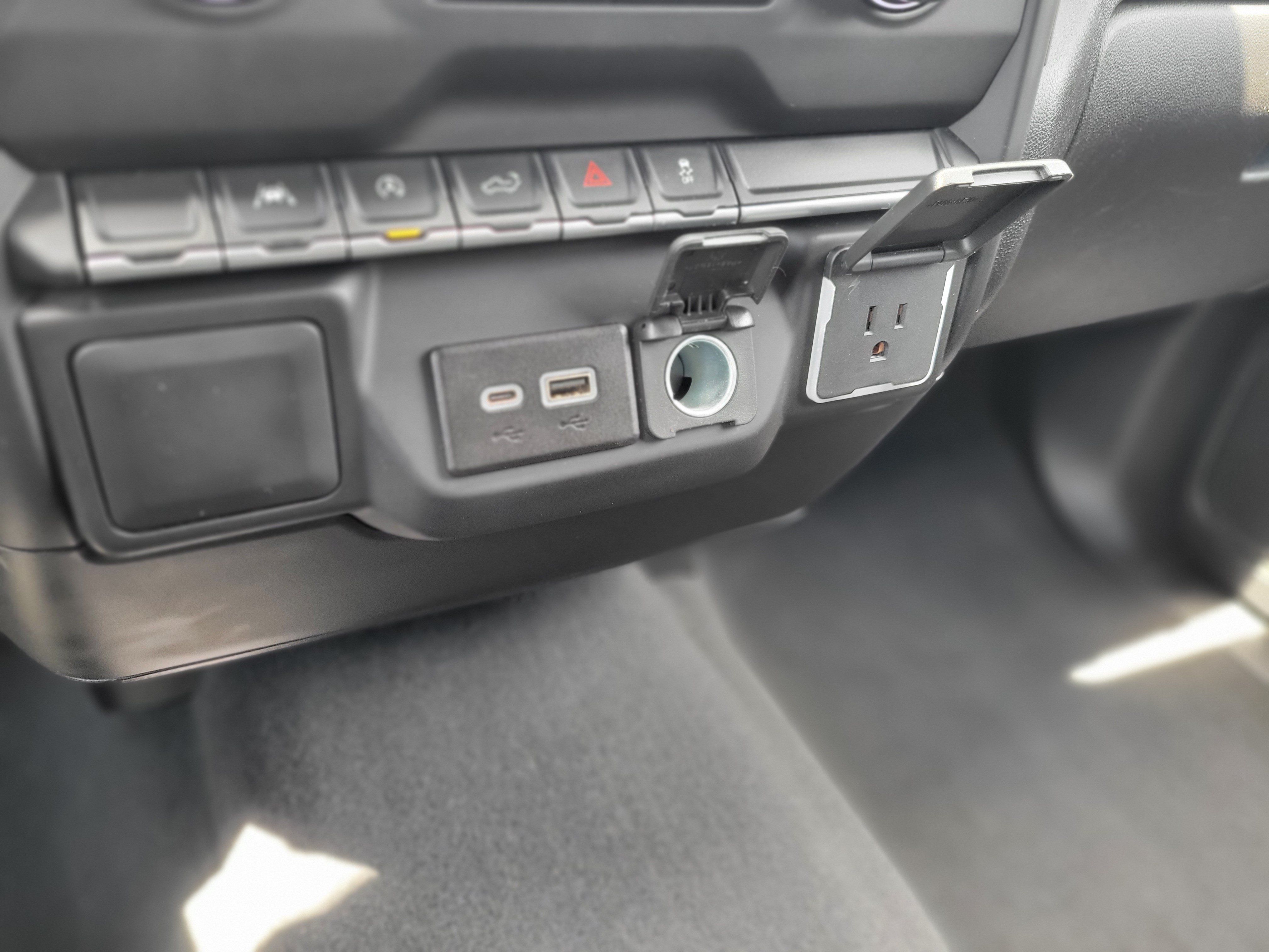 Used 2022 Chevrolet Silverado 1500 Custom AWD/4WD image 25