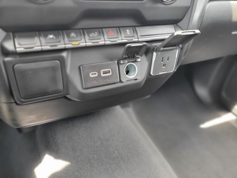 Used 2022 Chevrolet Silverado 1500 Custom AWD/4WD image 25
