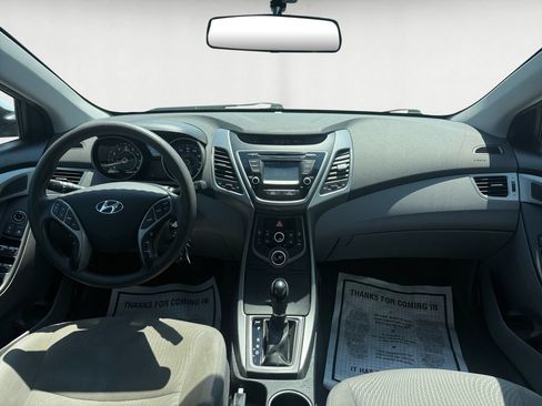 Used 2015 Hyundai Elantra SE w/ Option Group 02 FWD image 11