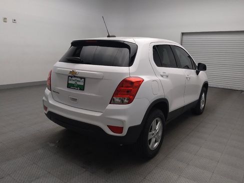 Used 2020 Chevrolet Trax LS w/ Tint and Cruise Package AWD/4WD image 9