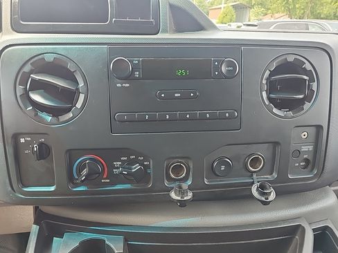 Used 2014 Ford E-250 and Econoline 250 w/ Power Group RWD image 20