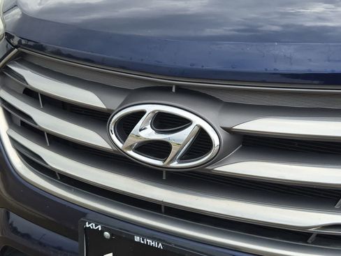 Used 2017 Hyundai Santa Fe Sport FWD image 11