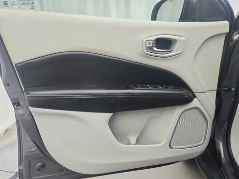 Used 2018 Jeep Compass Latitude w/ Popular Equipment Group image 18