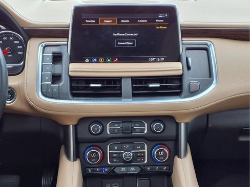Used 2021 Chevrolet Tahoe Premier w/ Premium Package RWD image 16