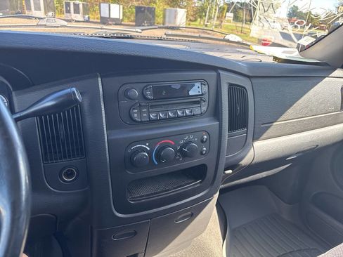 Used 2005 Dodge Ram 1500 Truck SLT image 21