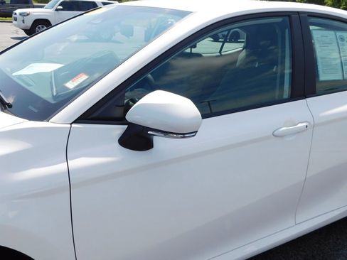 Used 2025 Toyota Camry LE AWD/4WD image 11
