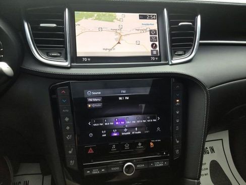 Used 2023 INFINITI QX50 Sport image 16