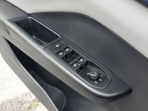 Certified 2023 Volkswagen Taos SE w/ Panoramic Sunroof Package FWD image 30