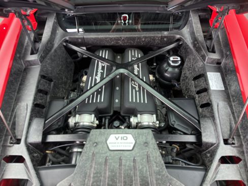 Used 2016 Lamborghini Huracan LP 580-2 RWD image 41
